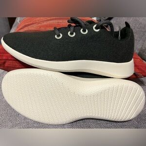 Allbirds, new in box green size 9